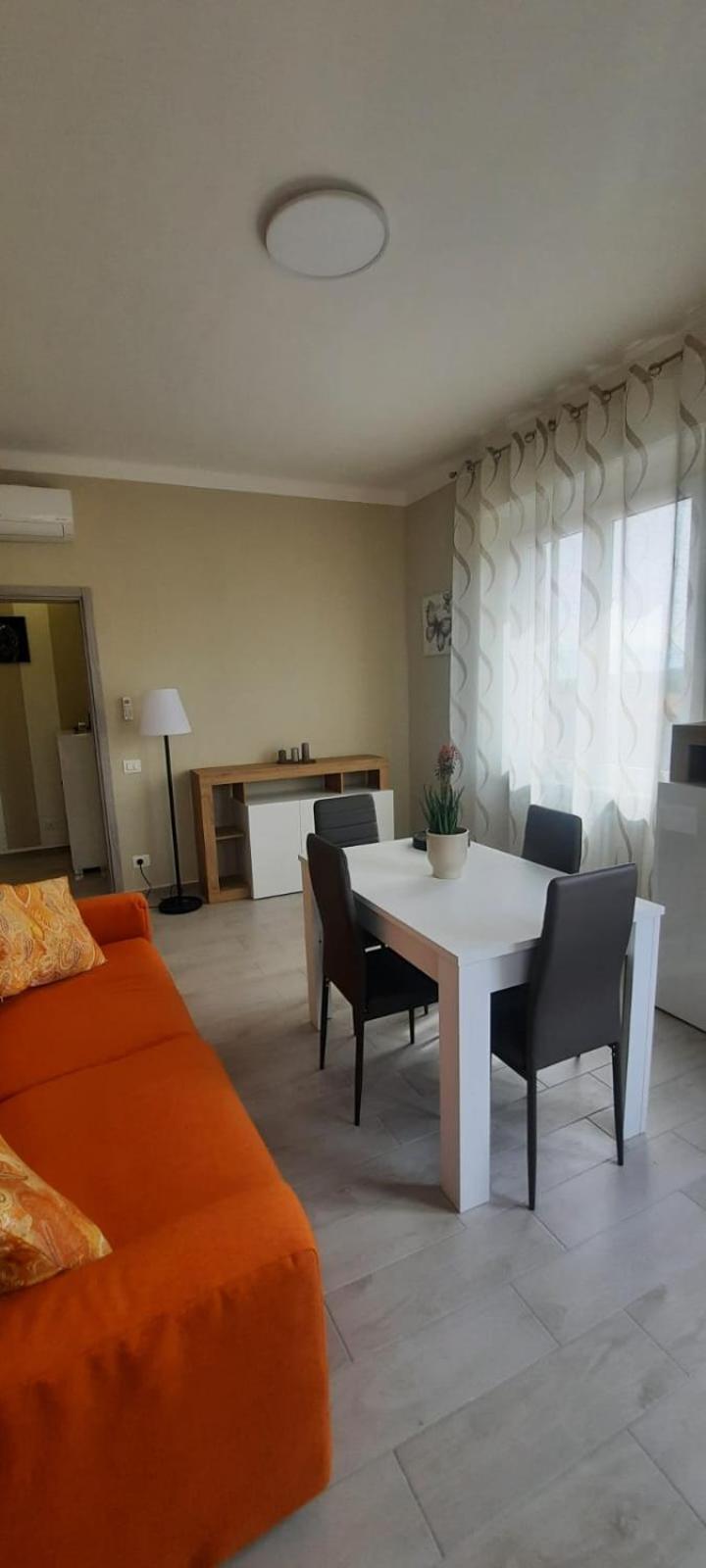 Anzalone House Appartement Asti Buitenkant foto